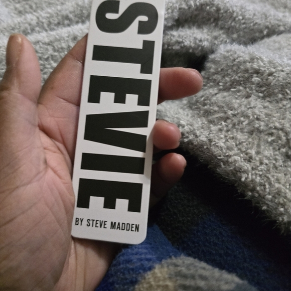 Stevie By Steve Madden Gray Shrug Sweater  With Rhinestones BOW Size Small NWT - Picture 7 of 11